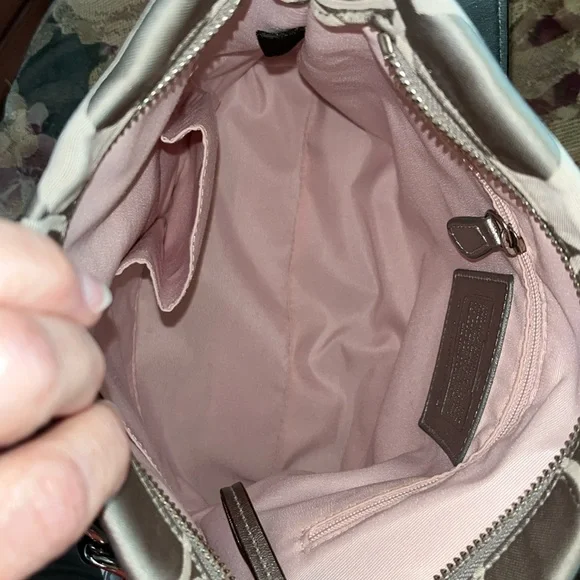 Coach Rare Crossbody/ Shoulder Bag Like New signature C silver/ metallic leather - Picture 15 of 16